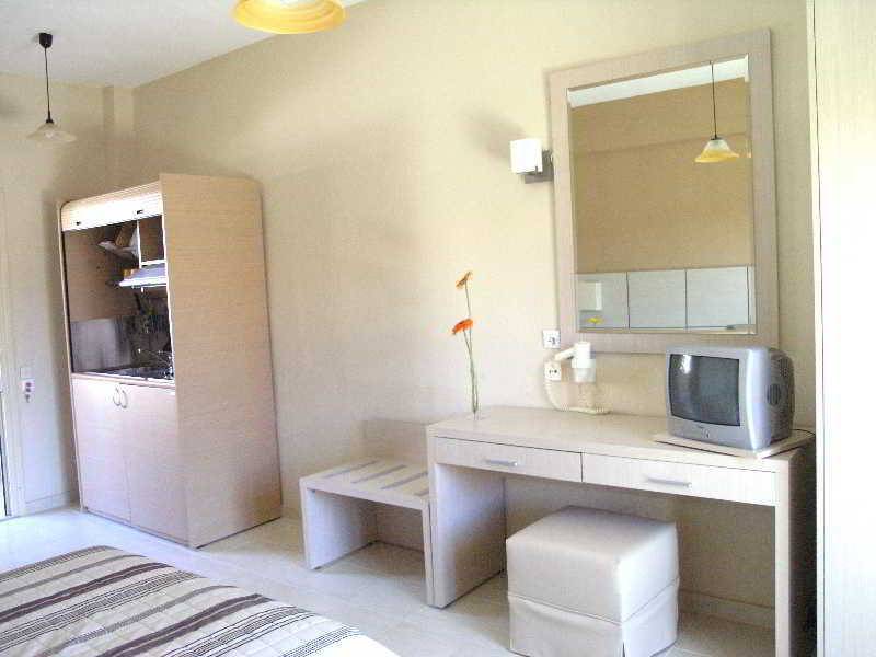 Aristotelis Hotel Fourka Exterior photo