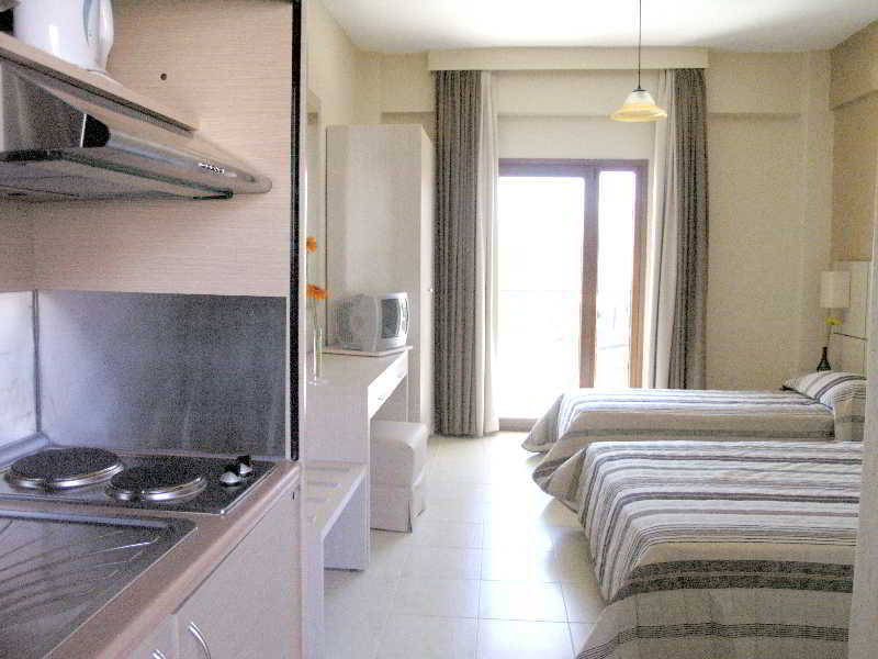 Aristotelis Hotel Fourka Exterior photo