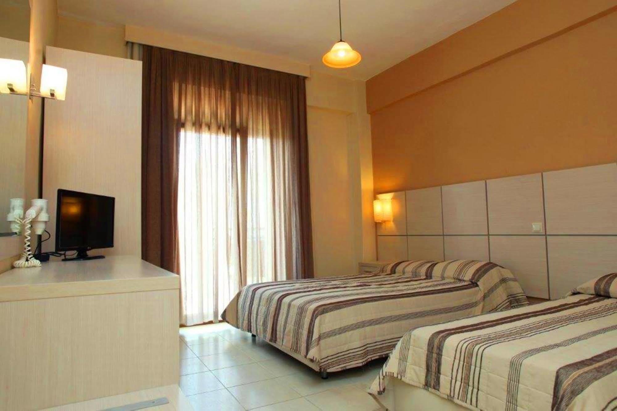 Aristotelis Hotel Fourka Exterior photo